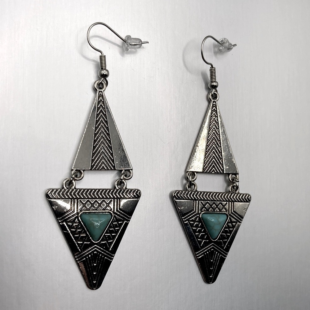New Pierced Earrings Turquoise Color Stone Silvertone Bohemian Boho Women’s